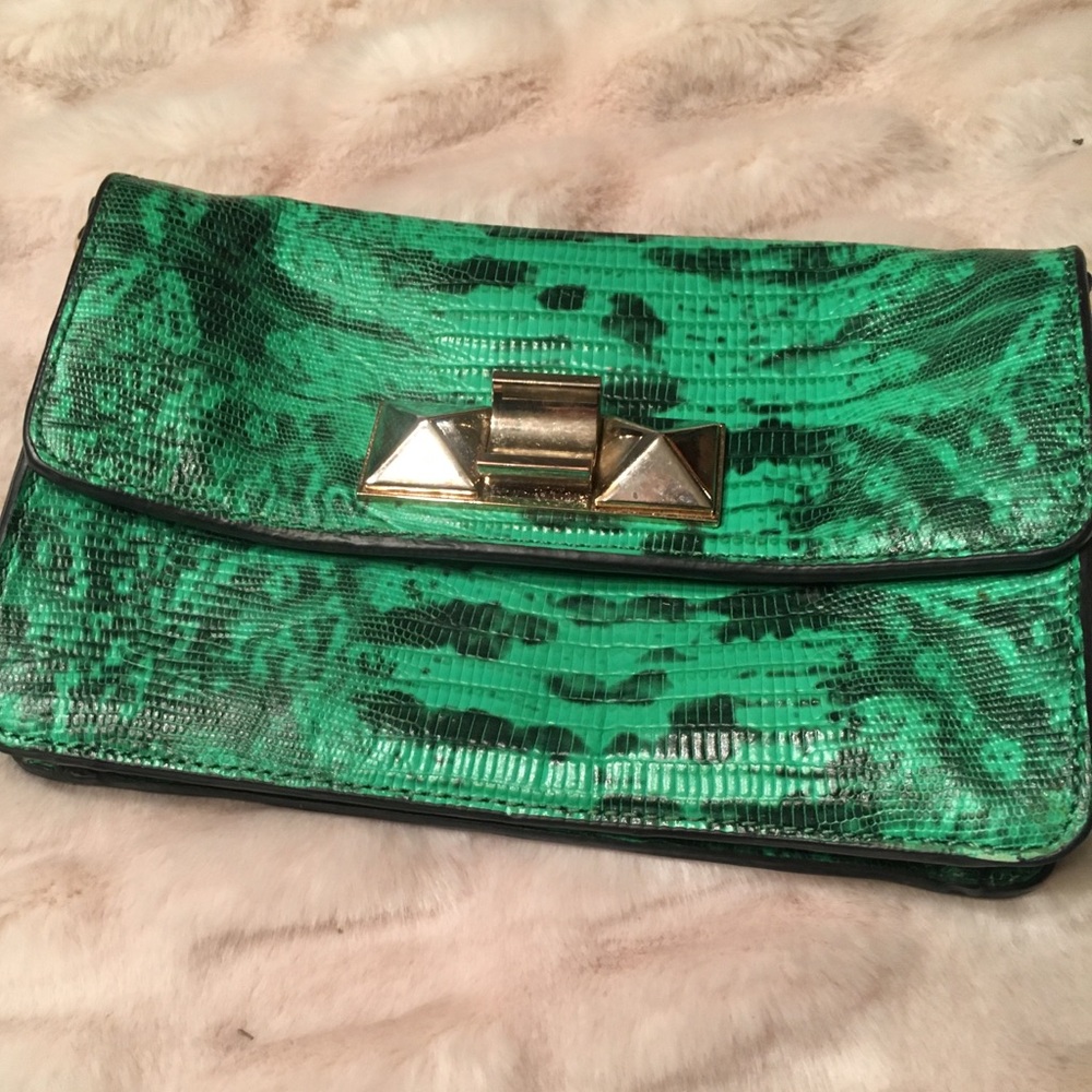Ann Taylor clutch/purse in excellent condition